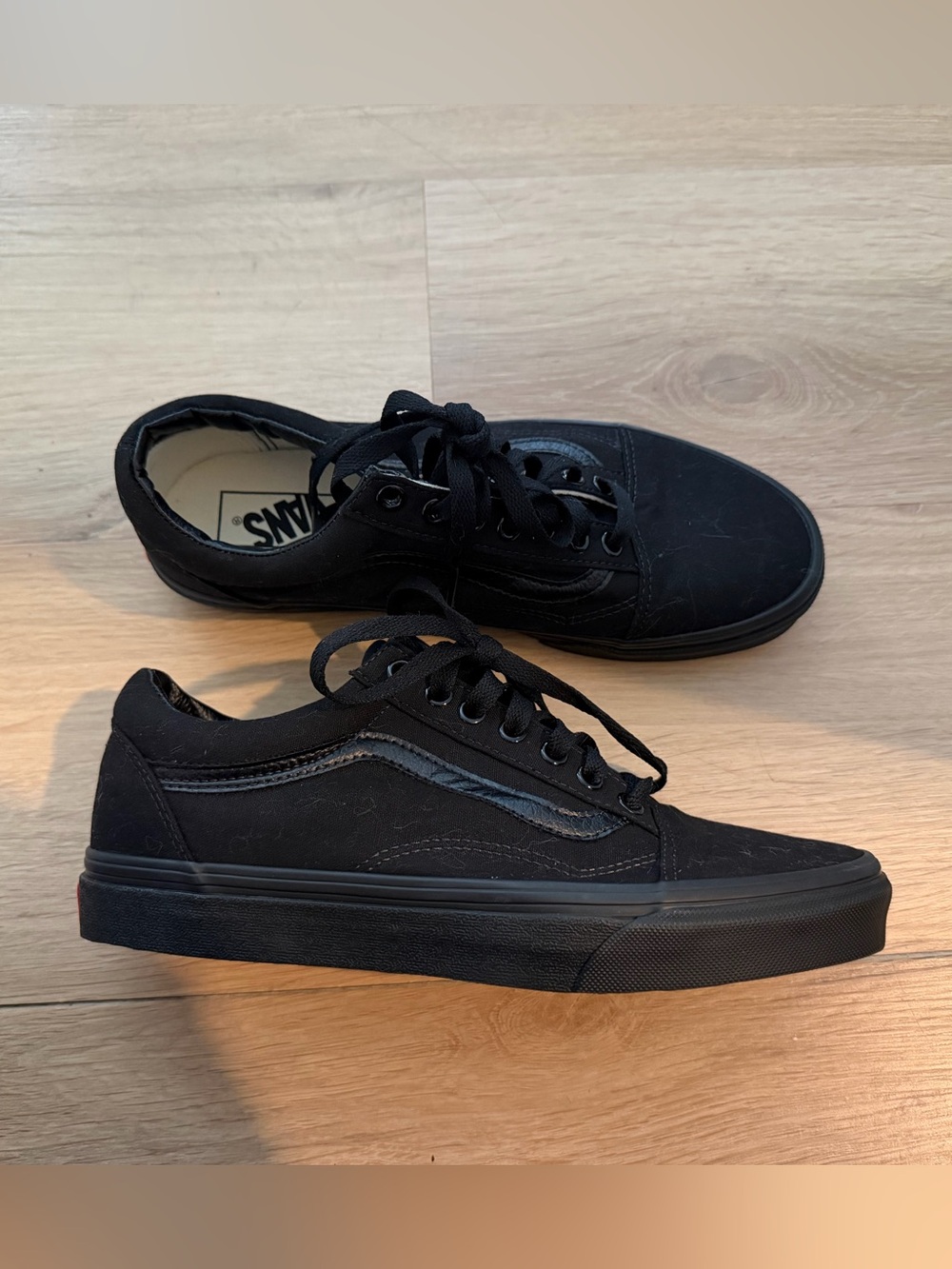 Vans Old Skool Low-Top Sneakers — Black